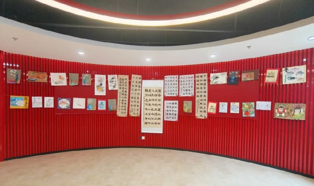 【精神文明建設】書(shū)畫(huà)傳情迎中秋 金菊秋韻暖人心│鄭投產(chǎn)業(yè)園公司組織開(kāi)展“我們的節日·中秋”主題活動(dòng)